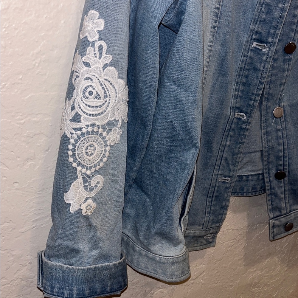Chicos Lace Floral Denim Jean Jacket cottagecore granny teachercore boho artsy - Picture 4 of 7